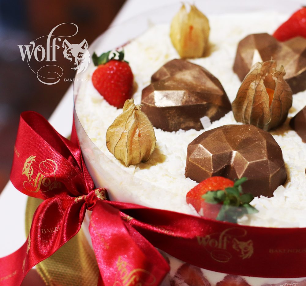 Diet coconut & chocolate cake by Milene Pereira at Wolf Bakehouse