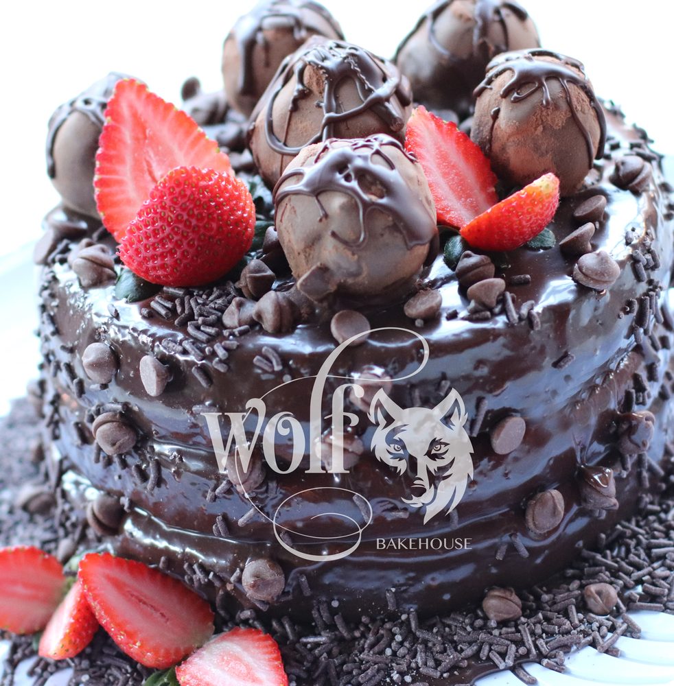 Dos Amores with strawberries by Milene Pereira at Wolf Bakehouse