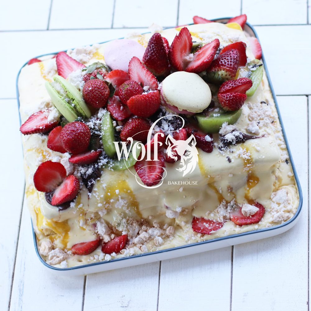 Strawberry & kiwi cream tray by Milene Pereira at Wolf Bakehouse
